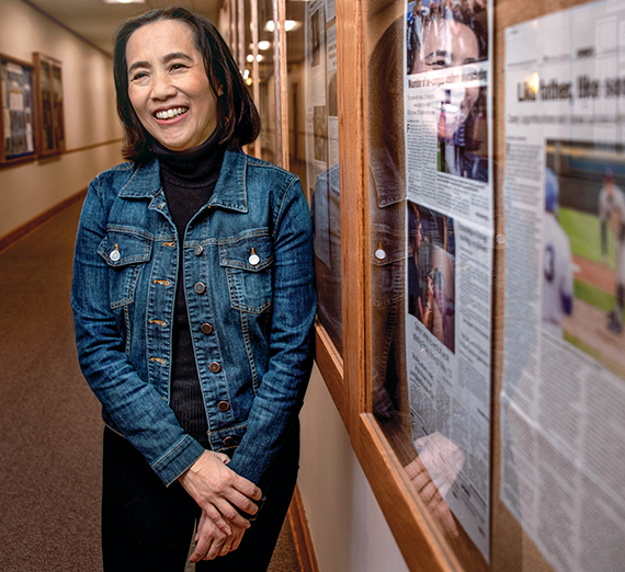 كريستين دياسي أمام الجدار العظيم للصين